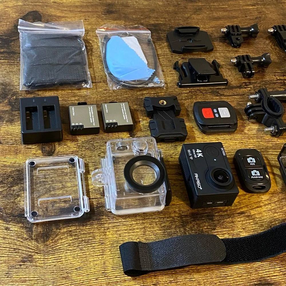 Akaso Action Camera EK7000 Ultra HD 4K Edition Waterproof Case & Attachments